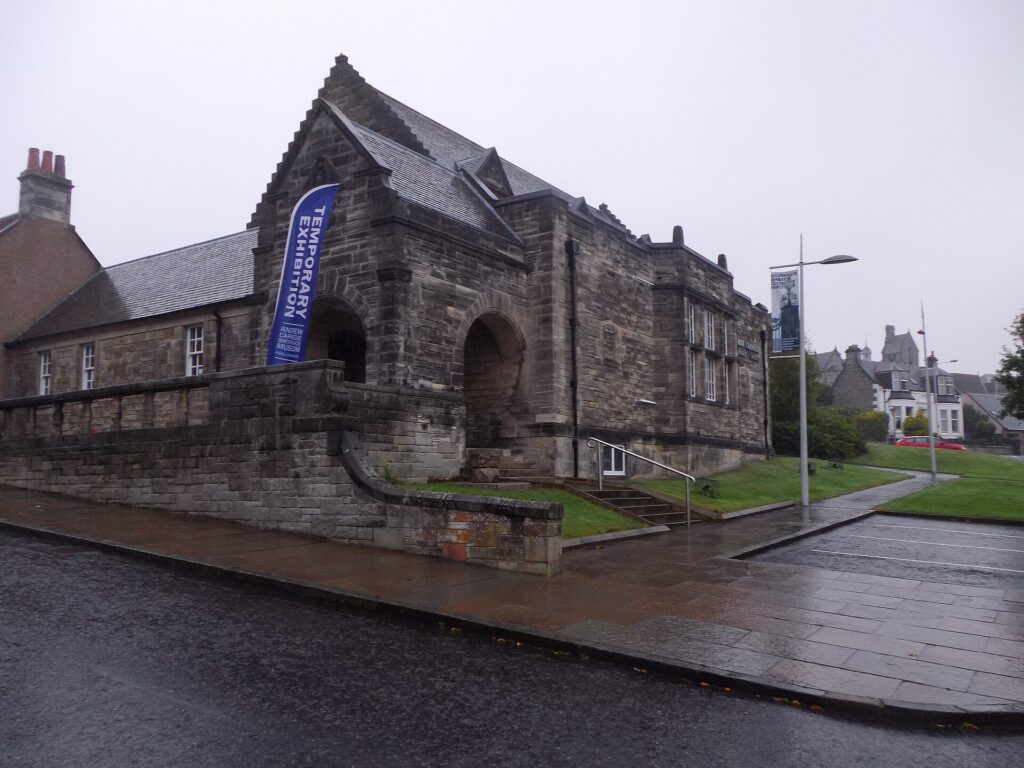 Casa onde nasceu Andrew Carnegie, em Dunfermline, na Escócia