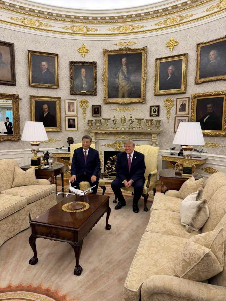 Trump e Xi Jinping no Salão Oval, na cúpula entre China e Estados Unidos