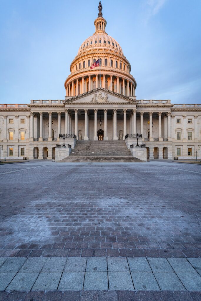 Dívida pública mundial: Capitólio dos Estados Unidos ao amanhecer