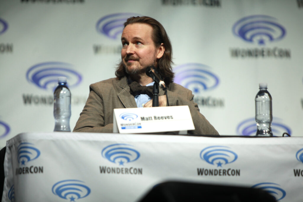 Matt Reeves, diretor de The Batman 2, falando num painel