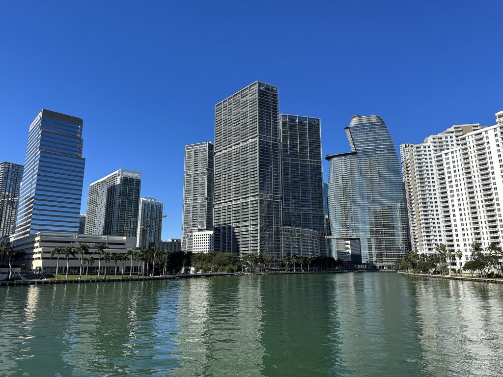 Morar nos Estados Unidos: centro de Miami e Brickell