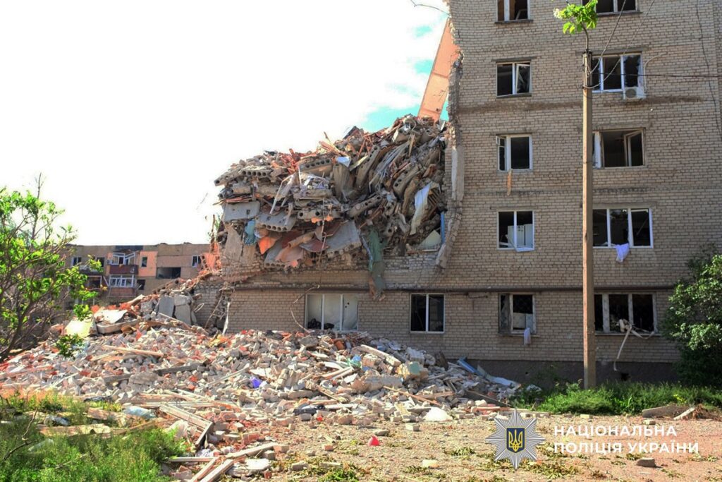Prédio destruído em Mykolaivka, no Donbass, região disputada na guerra Rússia e Ucrânia