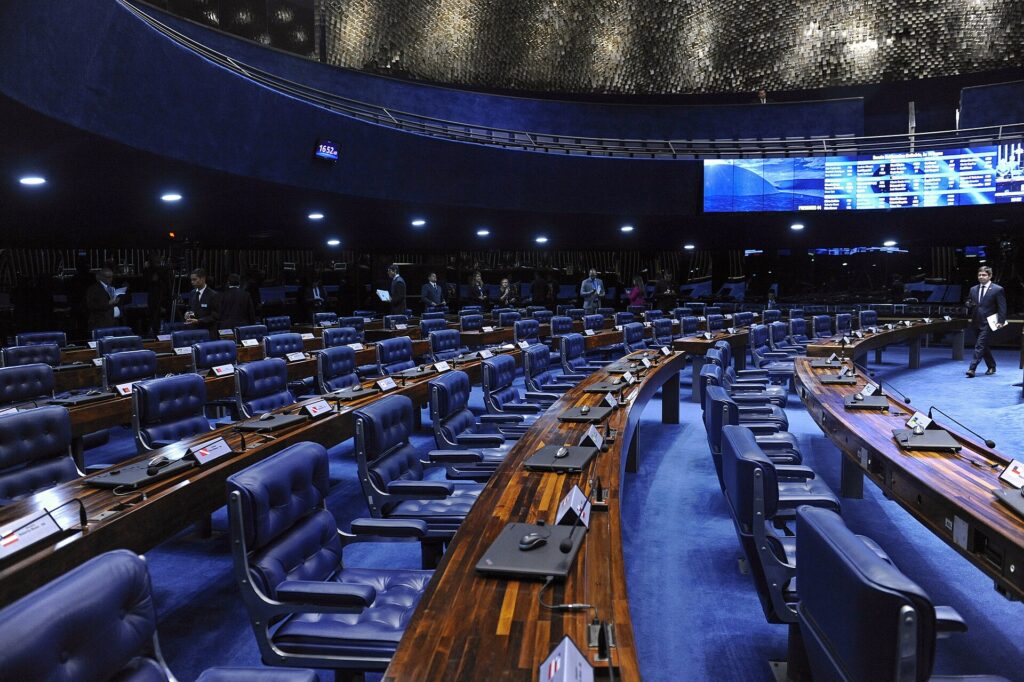 Plenário do Senado Federal, onde cada senador ganha R$ 46.366,19
