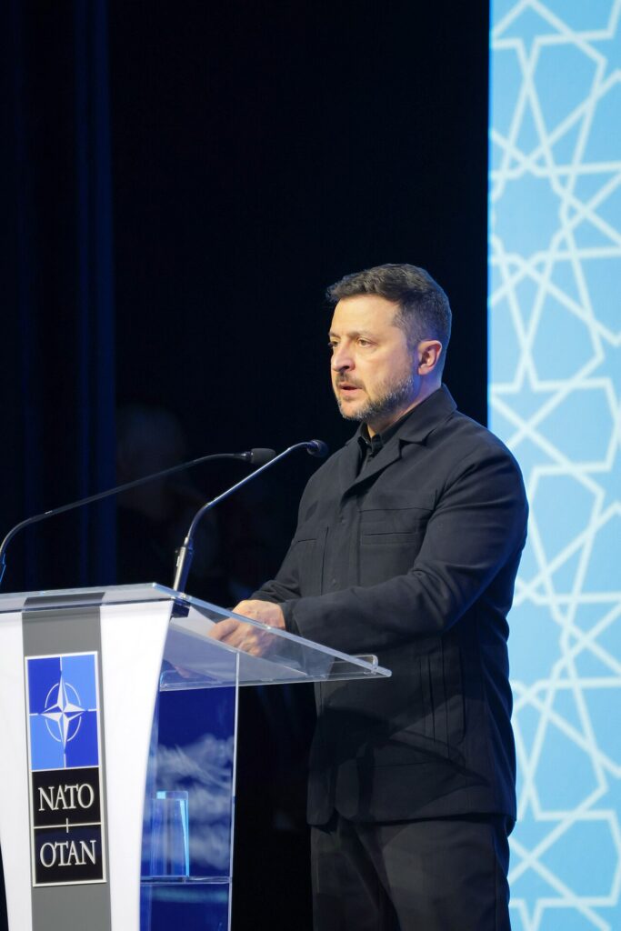 Volodymyr Zelensky criticou a suspensão das sanções contra a Rússia